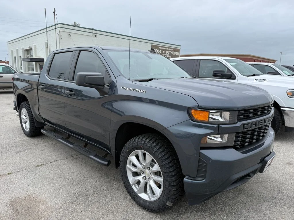 Used 2020 Gray Chevrolet Custom image 11