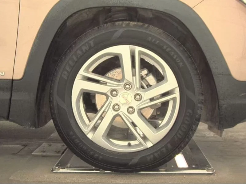 Used 2018 Coppertino Metallic GMC SLE image 27
