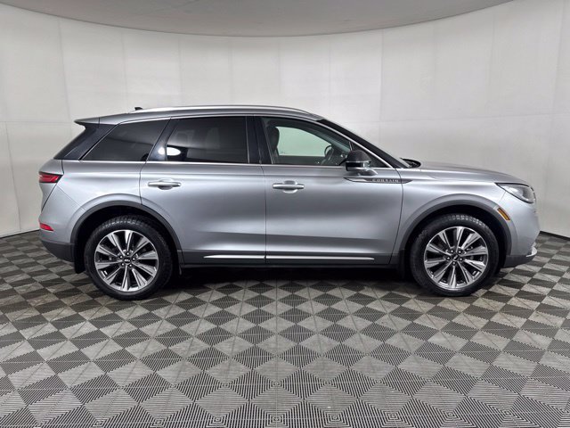 Used 2021 Silver Lincoln Reserve image 2
