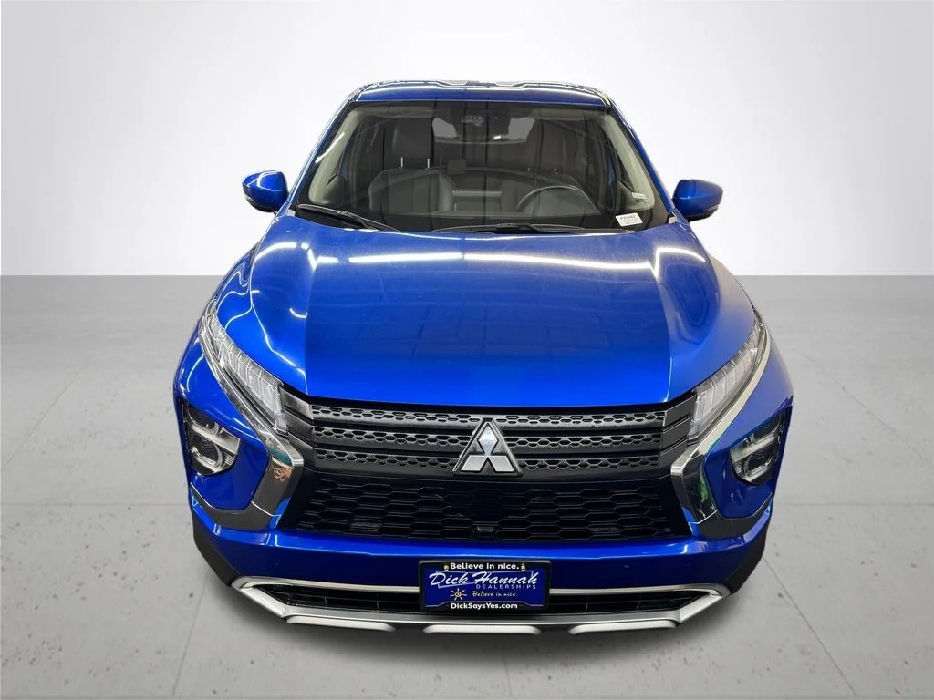 Used 2024 Blue Mitsubishi SE image 12