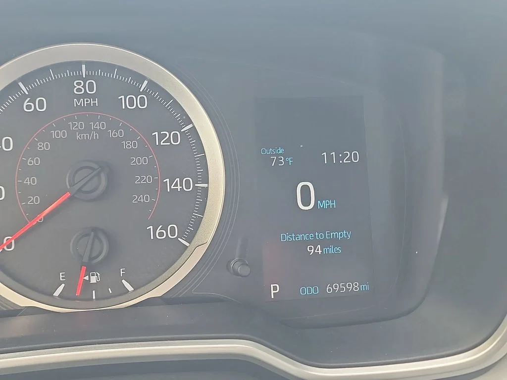 Used 2019 Silver Toyota SE image 16