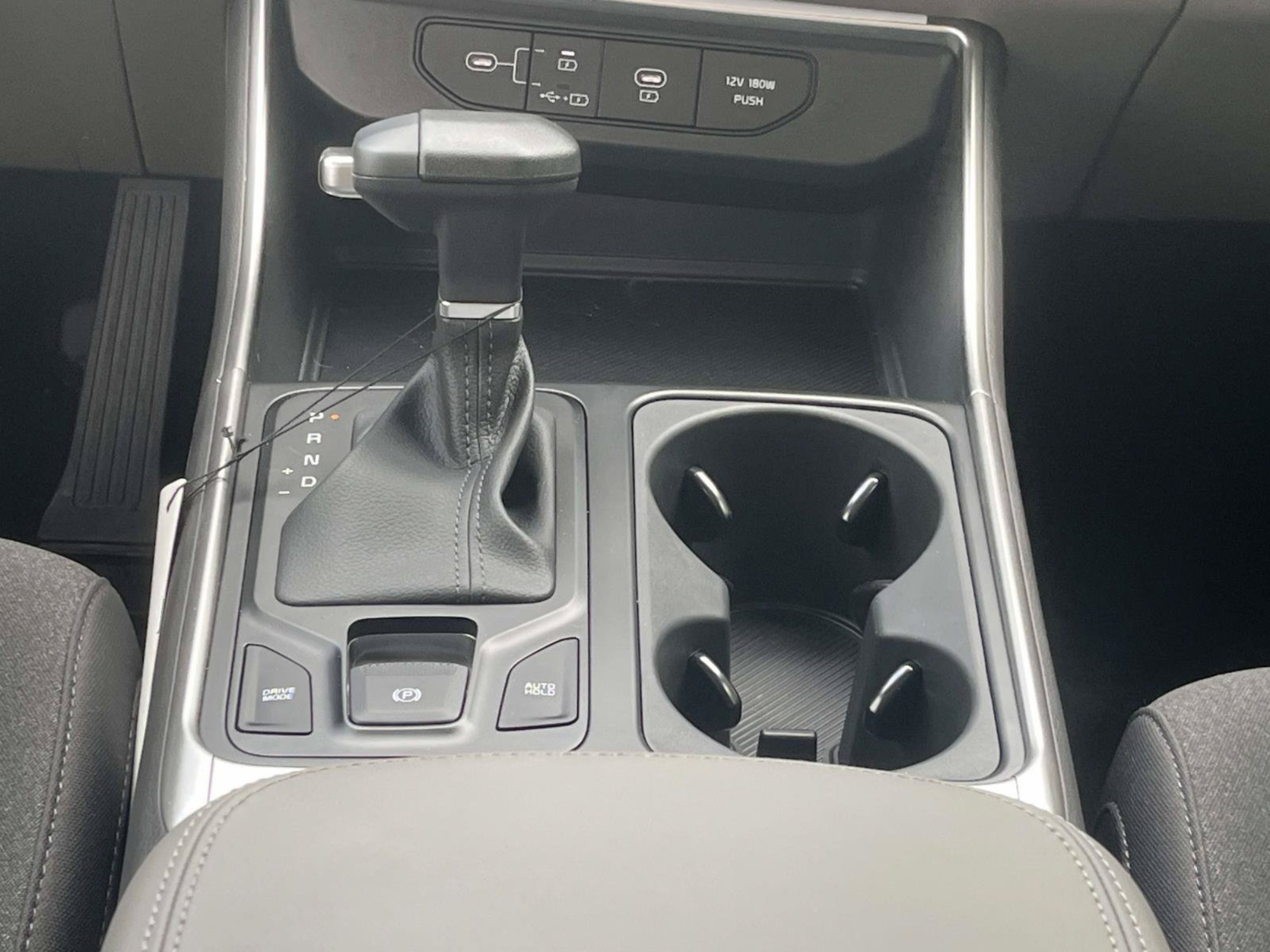 New 2026 Snow White Pearl Kia LXS image 13