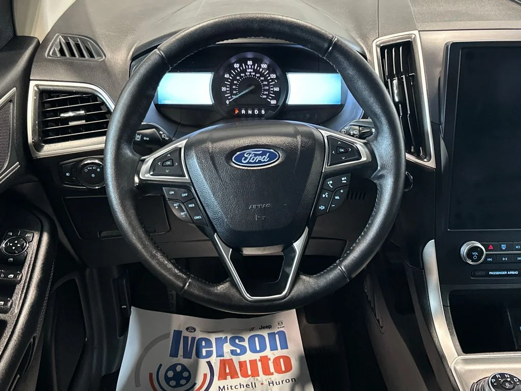 Used 2024 Gray Ford SEL image 37