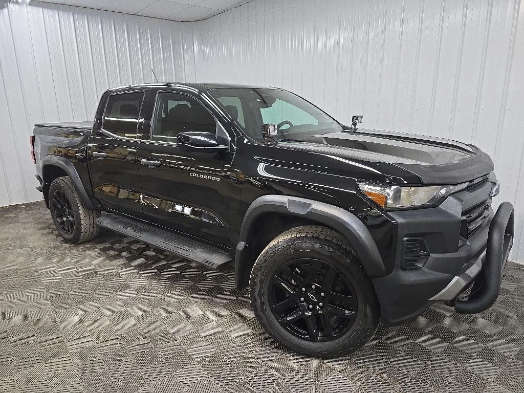 Used 2023 Black Chevrolet Trail Boss image 7