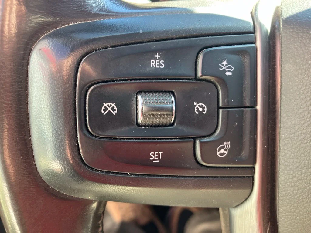 Used 2022 White GMC Denali image 11