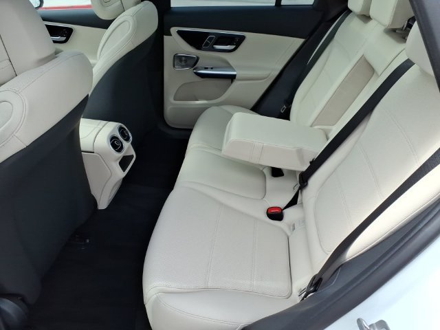 New 2027 White Mercedes-Benz GLC 300 image 18