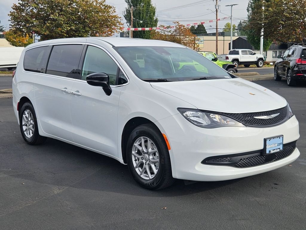 2026 Chrysler Voyager LX - Photo 8