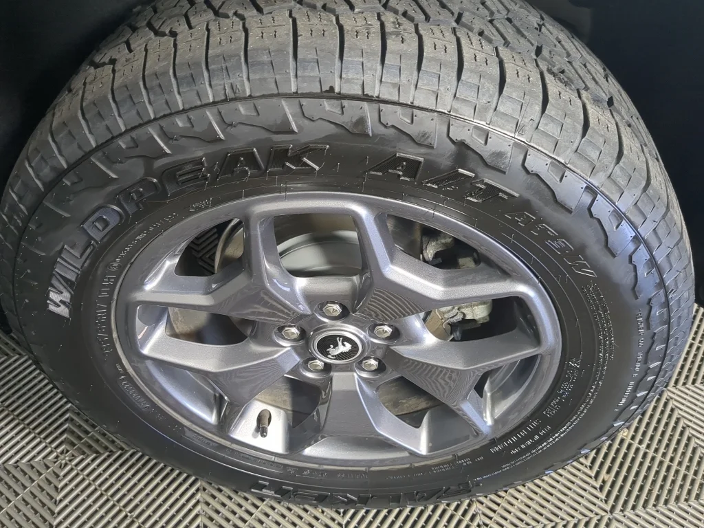 Used 2023 CACTUS GRAY Ford Badlands image 16