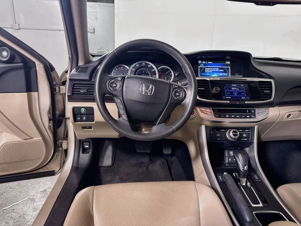 Used 2014 Champagne Frost Pearl Honda EX-L image 22