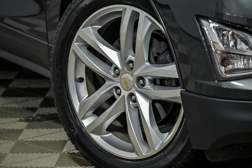 Used 2018 Gray Chevrolet Premier image 3