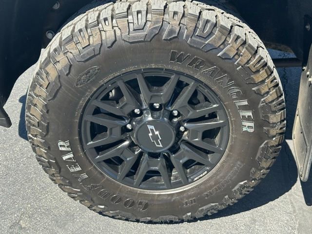 Certified Used 2024 Sterling Gray Metallic Chevrolet ZR2 image 33