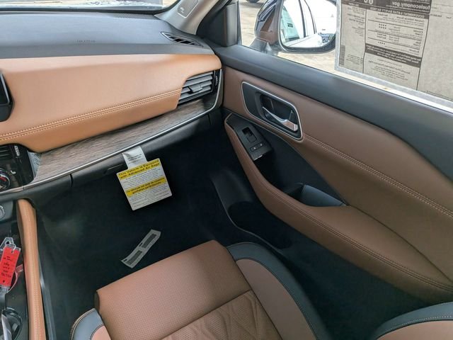 New 2026 White Nissan Platinum image 13