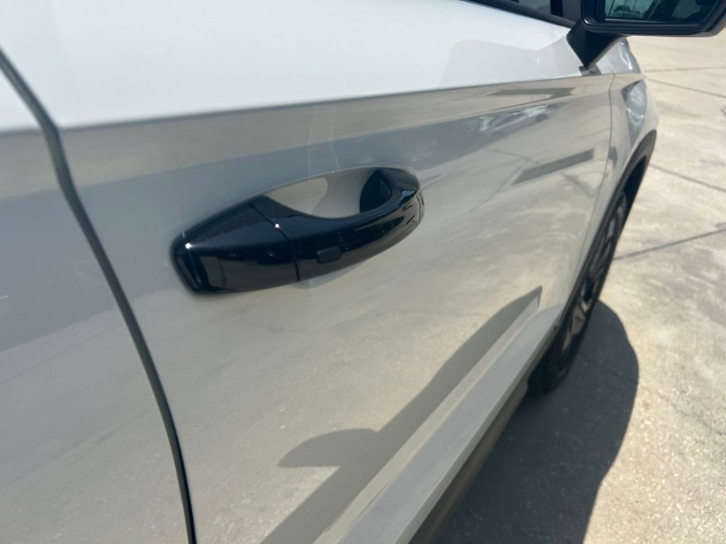 New 2026 White Volkswagen 1.5T SE Black image 32