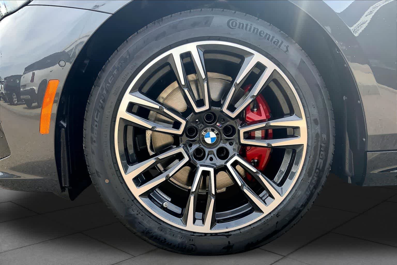 New 2027 Dark Graphite Metallic BMW 530i xDrive image 11