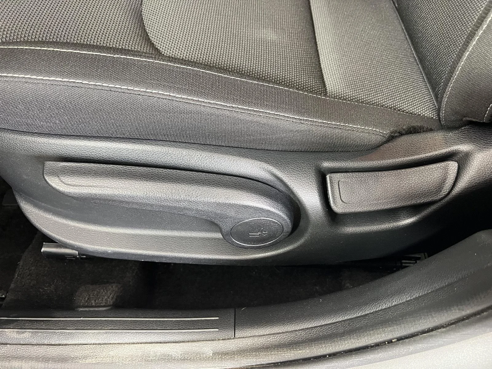 Used 2023 Steel Gray Kia LXS image 6
