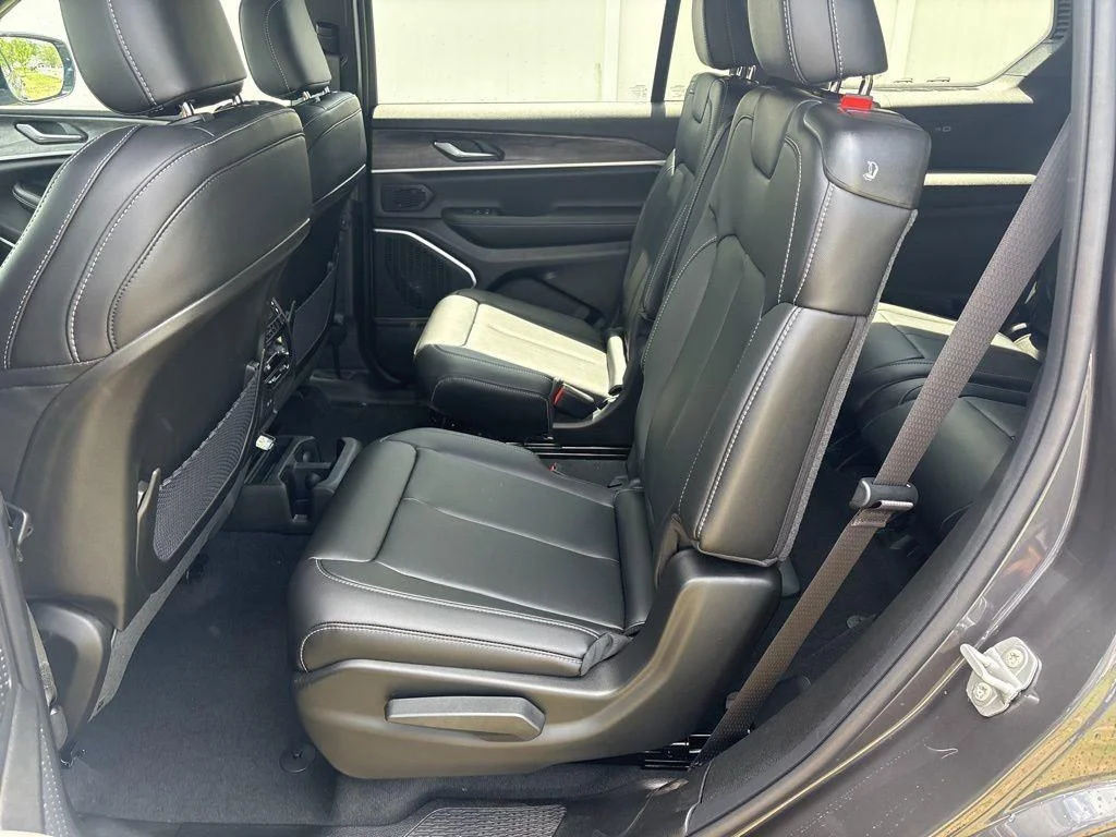 New 2026 Baltic Gray Metallic Clearcoat Jeep Limited image 10