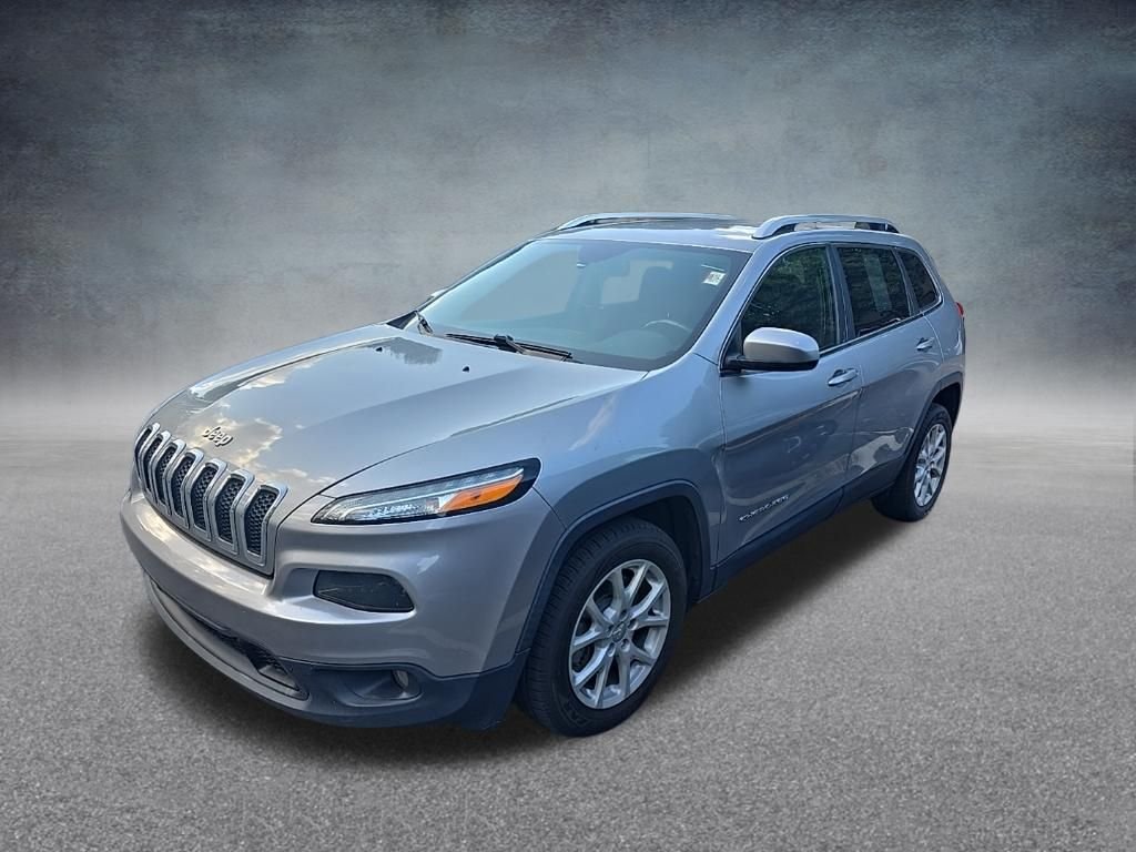 Used 2017 Billet Silver Metallic Jeep Latitude image 4