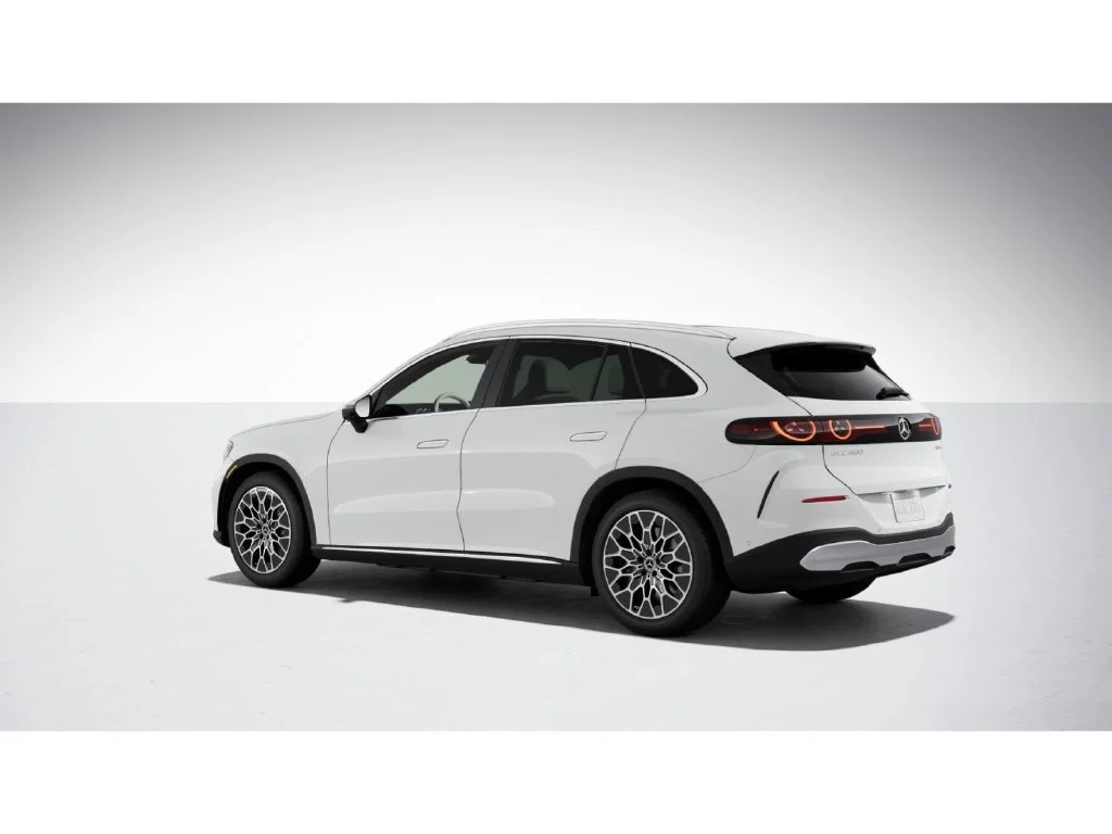 New 2027 White Mercedes-Benz GLC 400 image 30