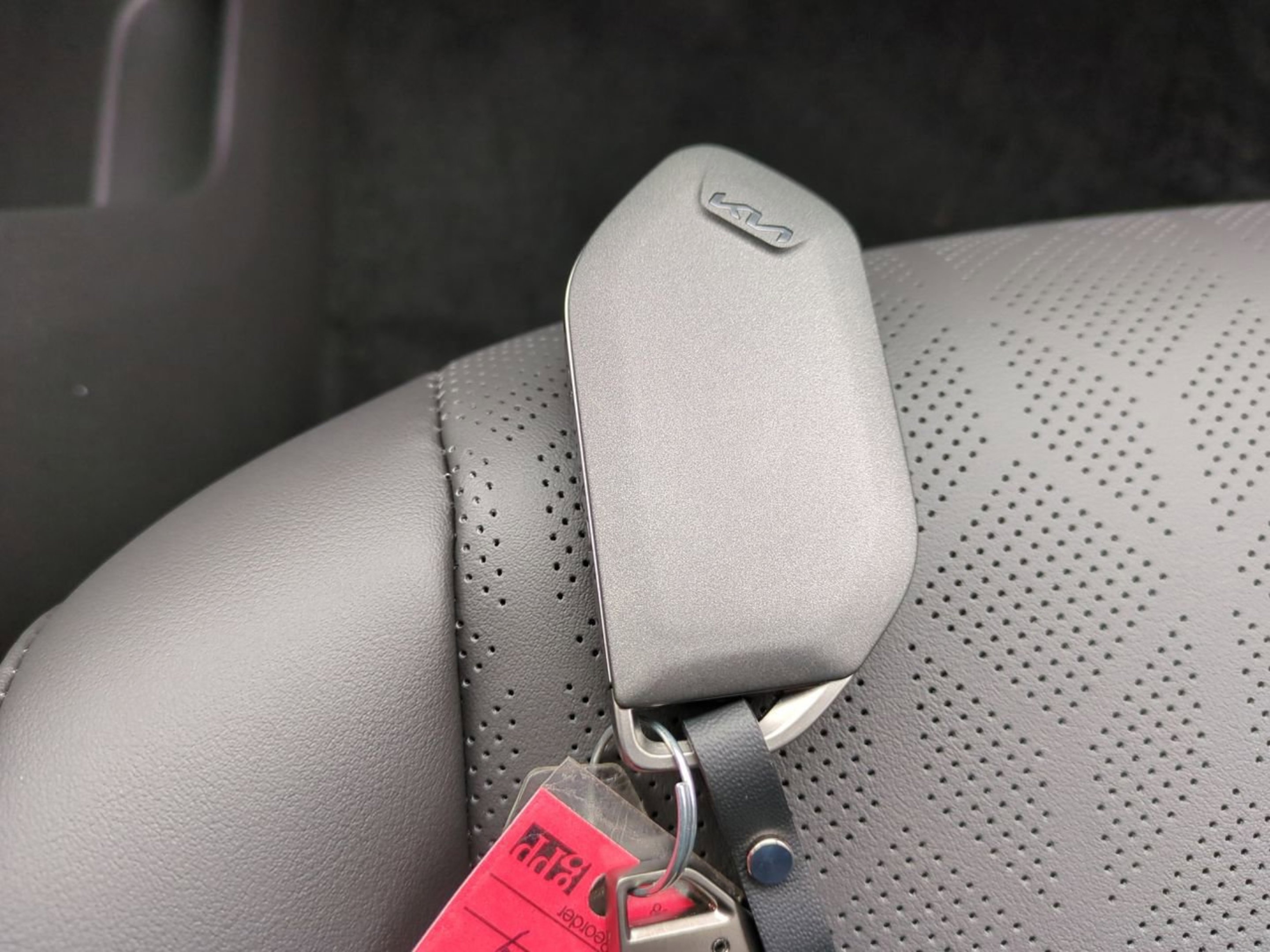 New 2026 Snow White Pearl Kia LXS image 35