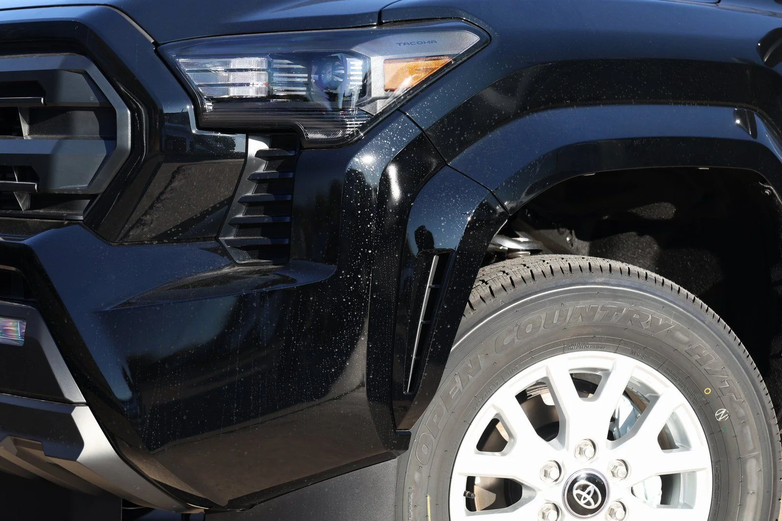 2026 Toyota Tacoma SR5 - Photo 13