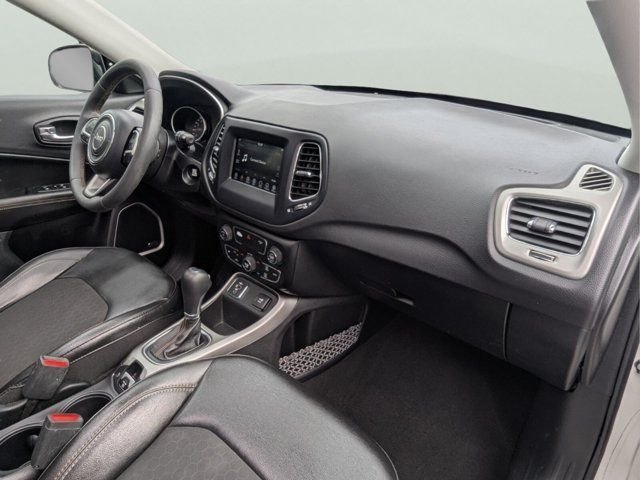Used 2021 White Jeep Latitude image 34