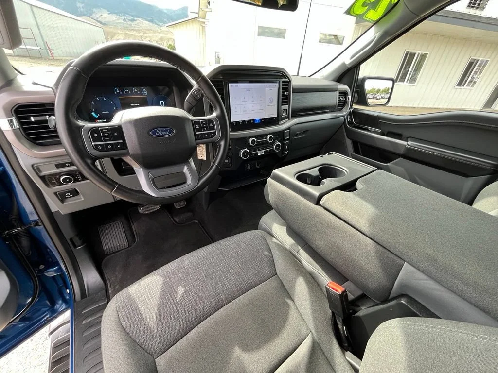 Used 2025 Blue Ford XLT image 10