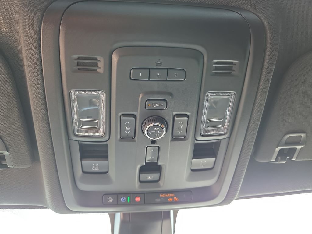 Used 2022 Black Chevrolet Premier image 39