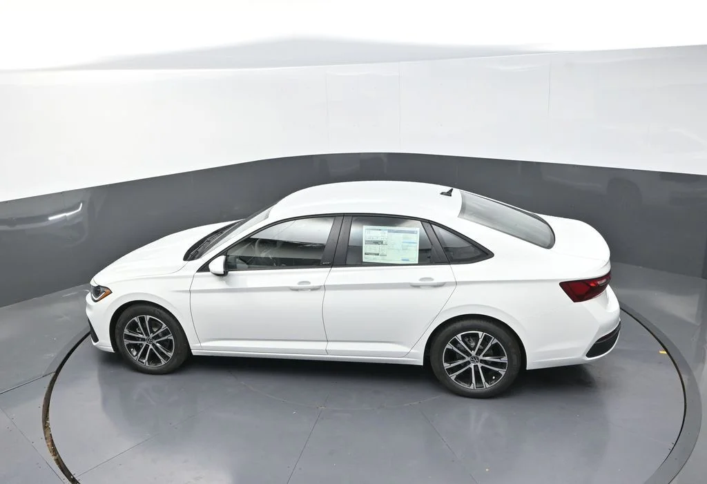 Used 2026 White Volkswagen 1.5T Sport image 17