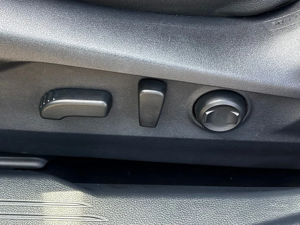 Used 2024 White Subaru Wilderness image 19