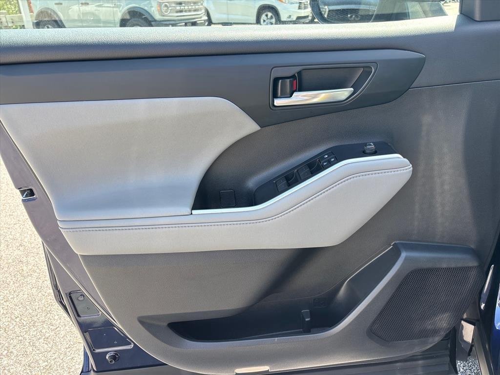 2021 Toyota Highlander XLE - Photo 22