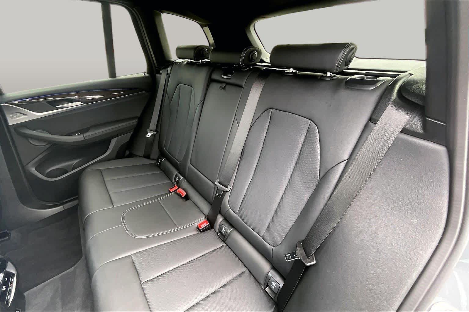 Used 2024 Skyscraper Grey Metallic BMW sDrive30i image 21