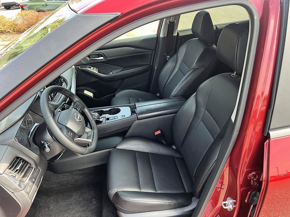 Used 2026 Scarlet Ember Tintcoat Nissan SV image 13