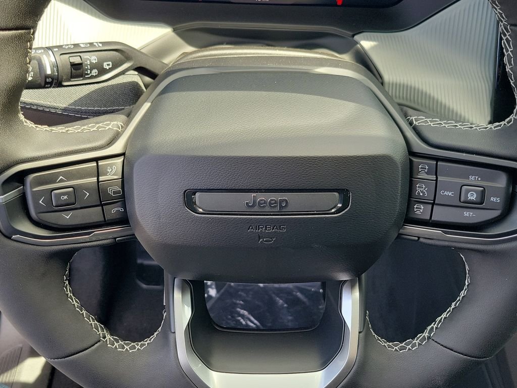 New 2026 Sting-Gray Clear-Coat Exterior Paint Jeep Laredo image 21
