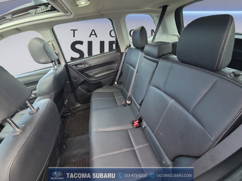 Used 2018 Green Subaru 2.5i Touring image 16