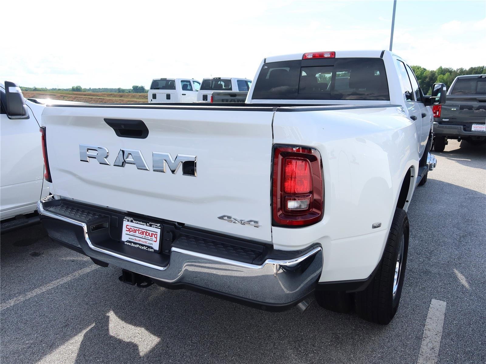 New 2026 Bright White Clear-Coat Exterior Paint RAM Tradesman image 7