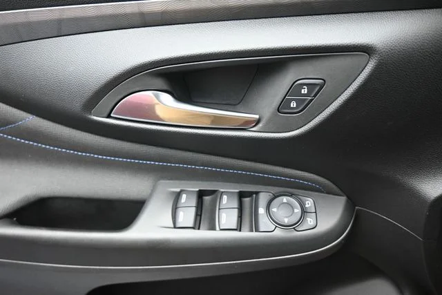 2025 Buick Envista Sport Touring - Photo 16