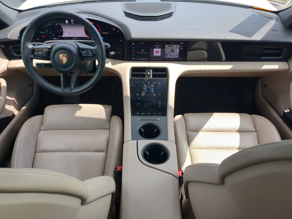 Used 2024  Porsche Base image 13