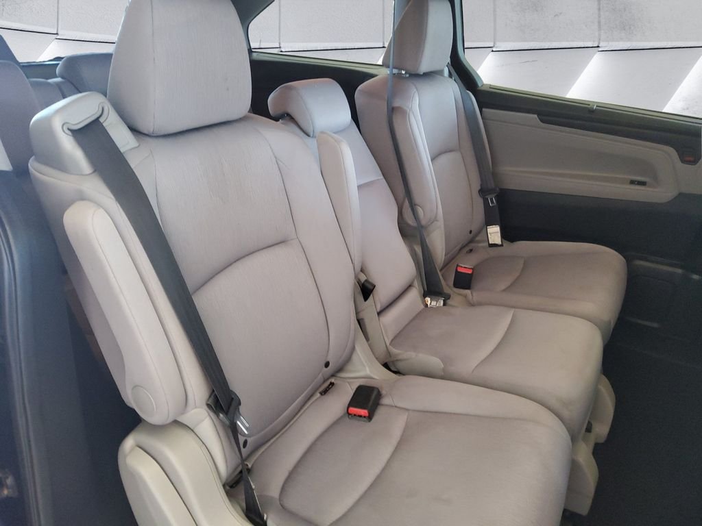 Used 2019  Honda EX image 16