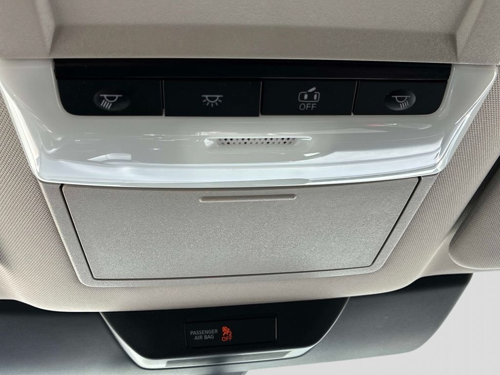 Used 2025 White Nissan S image 34