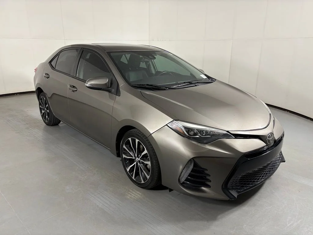 Used 2018 Gray Toyota SE image 2