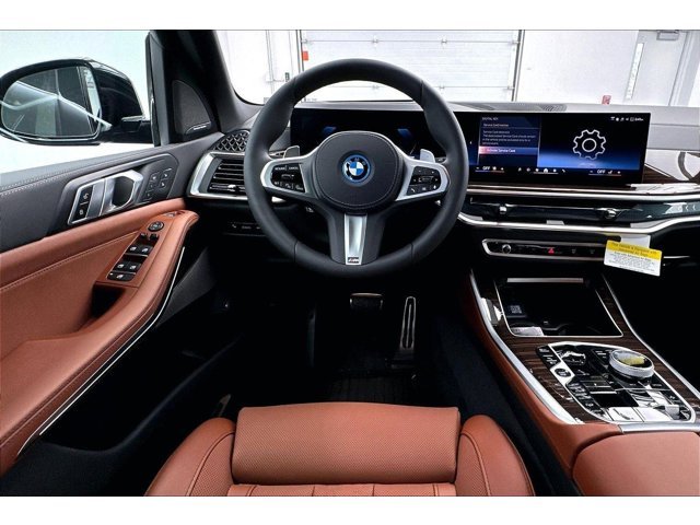 New 2026 Carbon Black Metallic BMW xDrive50e image 10