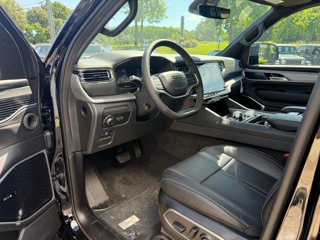 New 2026 High Gloss Black Exterior Paint Jeep Limited Reserve image 13