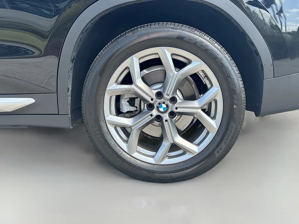 Used 2024 Jet Black BMW sDrive30i image 11