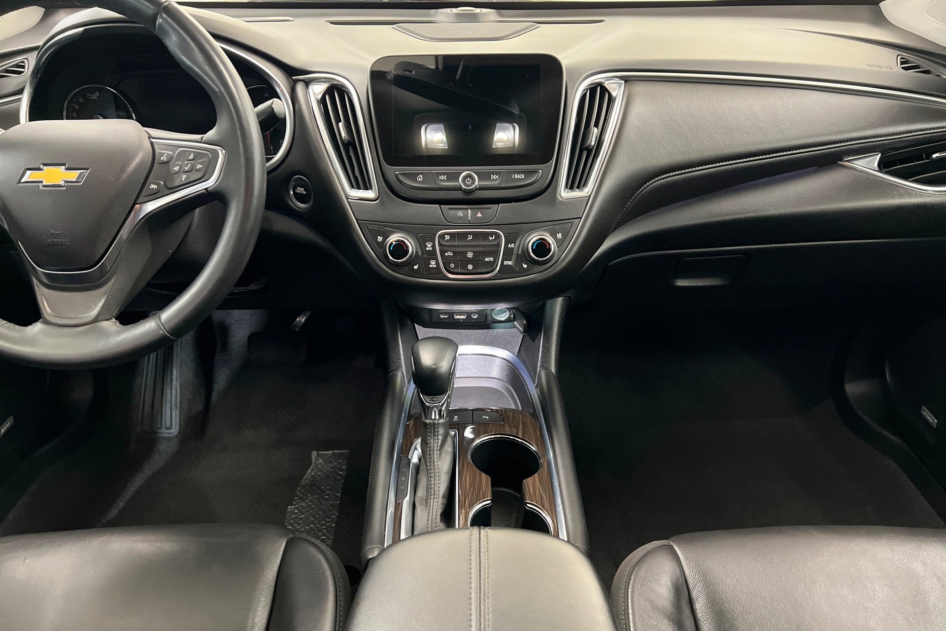 Used 2024 Mosaic Black Metallic Chevrolet LT image 14