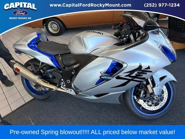 Used 2025 Silver Suzuki R image 1