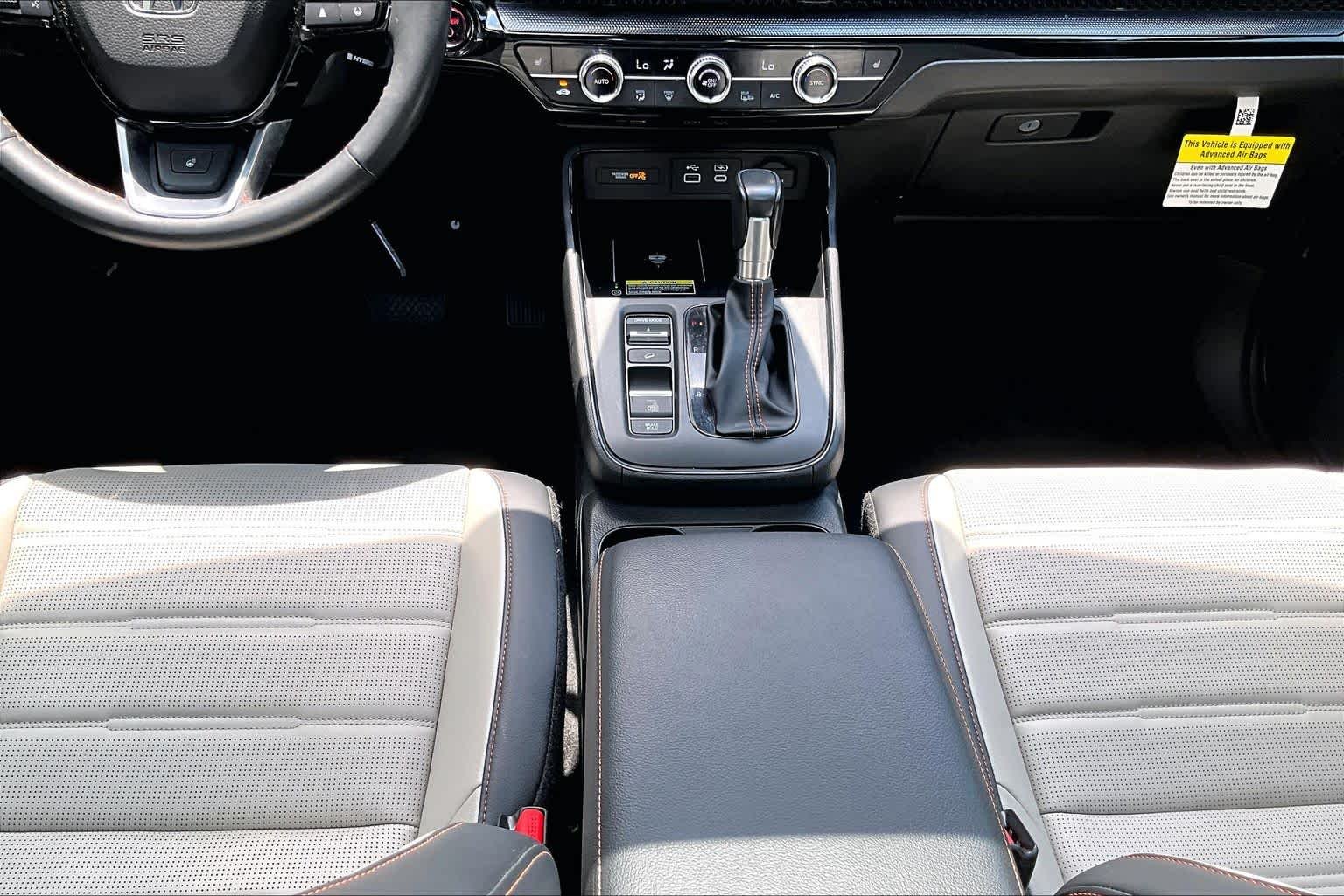 Used 2024 Platinum White Pearl Honda Sport Touring image 17