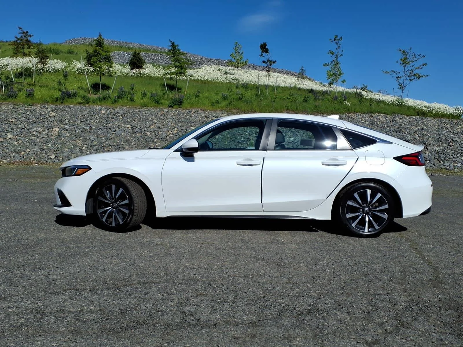 2023 Honda Civic Hatchback EX-L - Photo 8