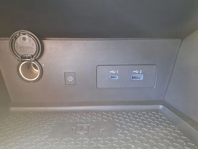 Certified Used 2025 White Nissan Platinum image 8