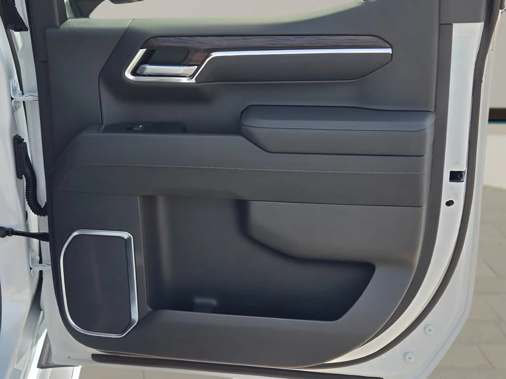 2026 GMC Sierra 1500 SLT - Photo 11
