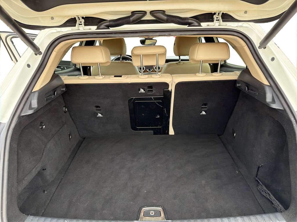 Used 2018 Cirrus White Mercedes-Benz 250 image 13